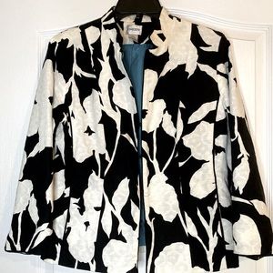 Chico’s White Black Blazer